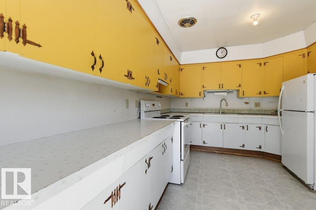 10459 66 AV NW - 19