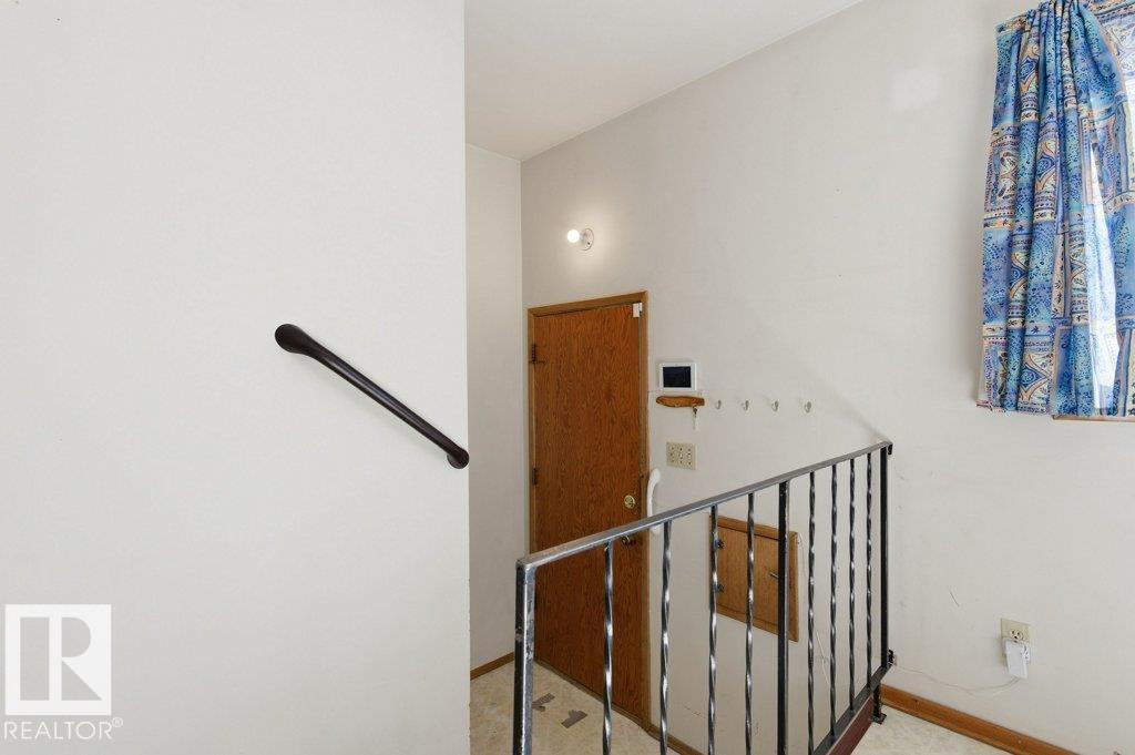 10459 66 AV NW - 34