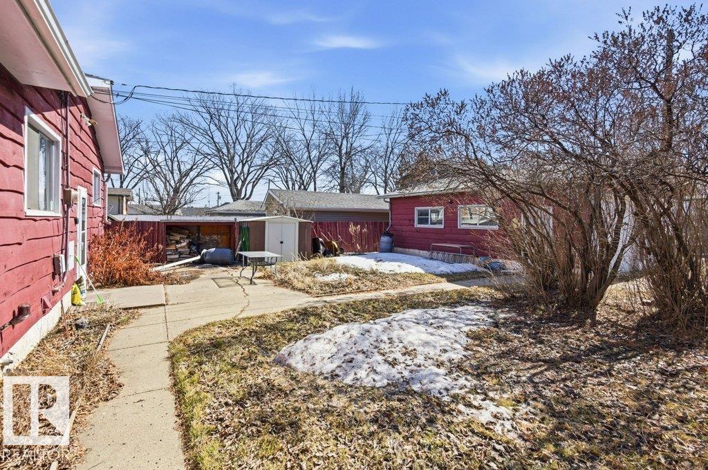 10459 66 AV NW - 8