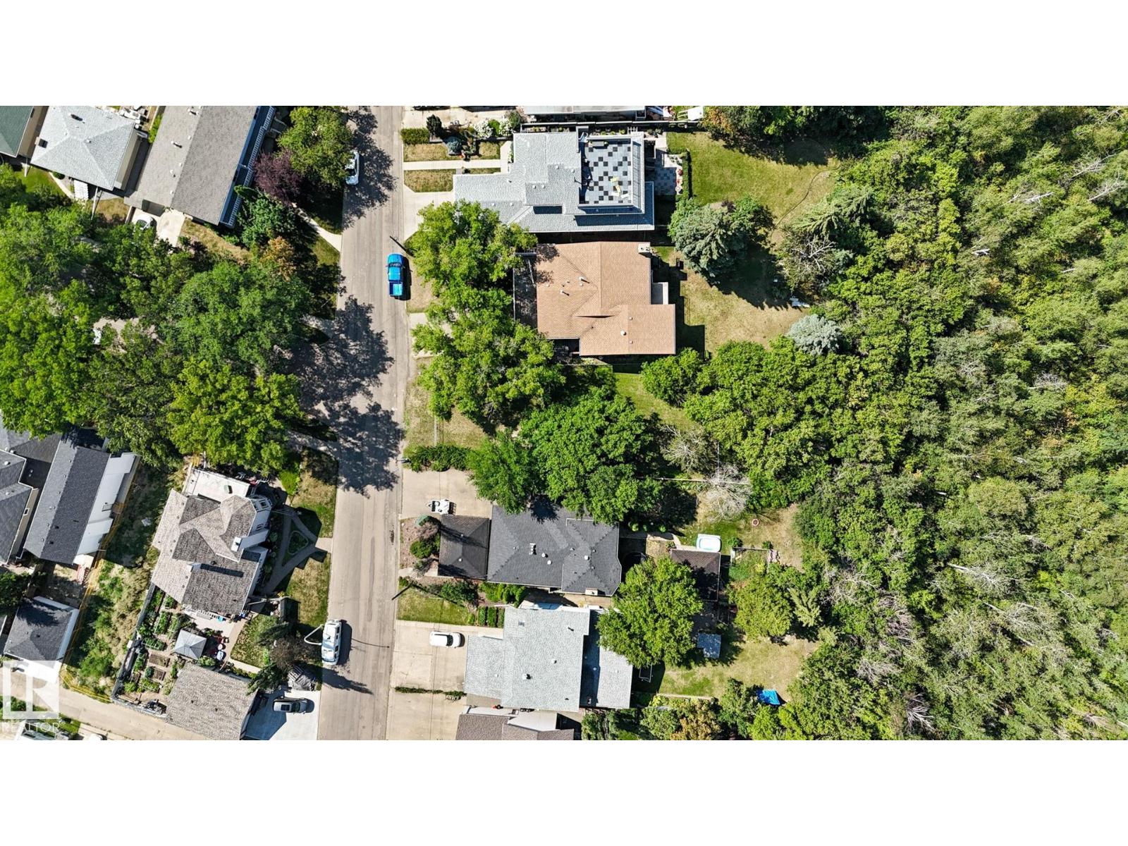 8028 Rowland RD NW, Edmonton