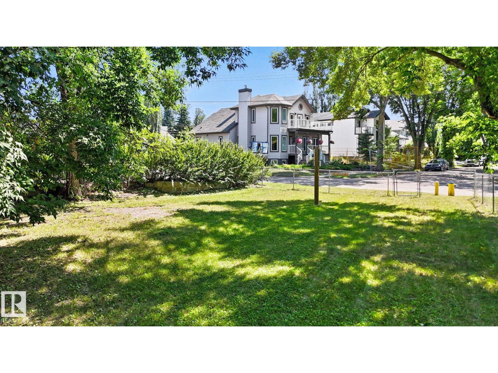 8028 Rowland RD NW, Edmonton