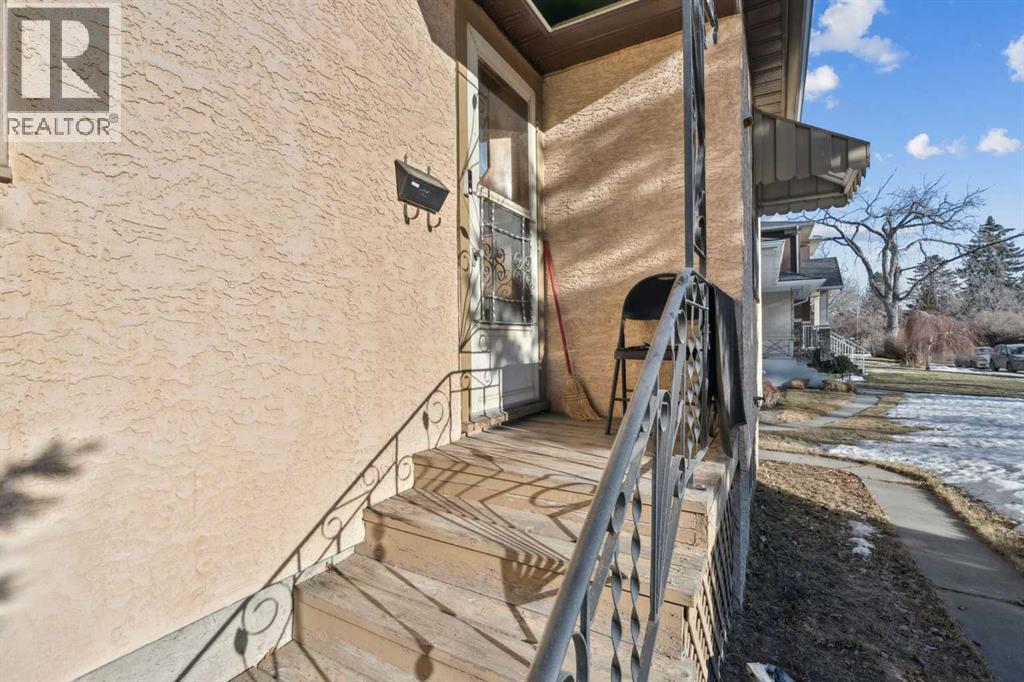 450 34 AVENUE NW - 3