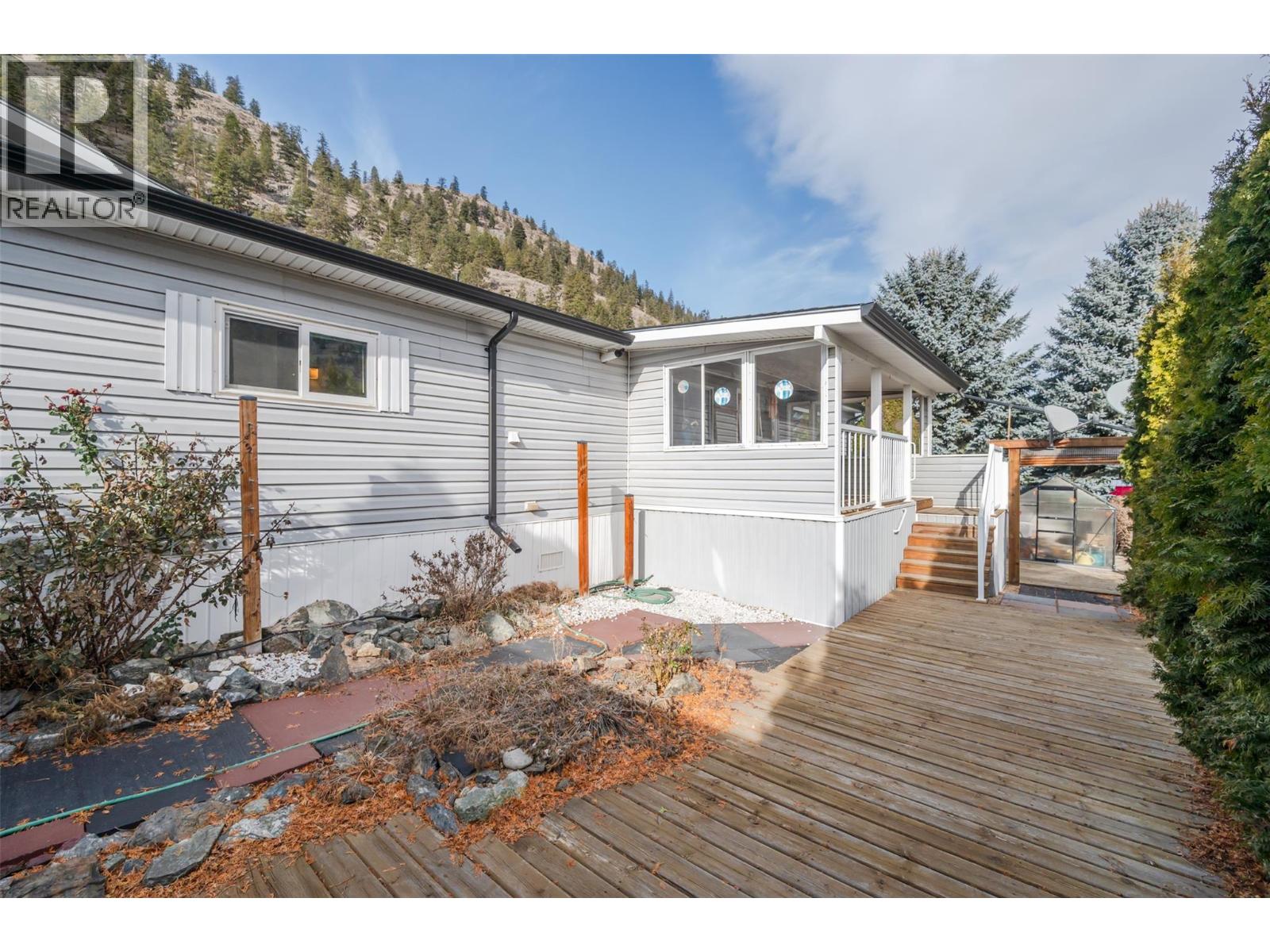 #30 1292 Highway 3A Unit# 30 - 33