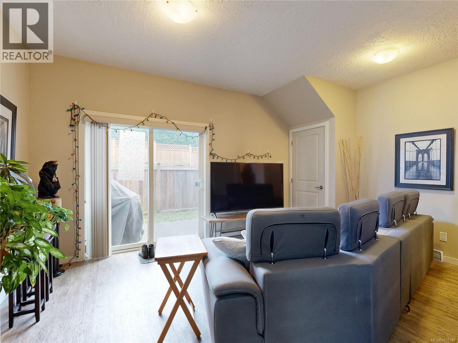 6986 Wright Rd - 2