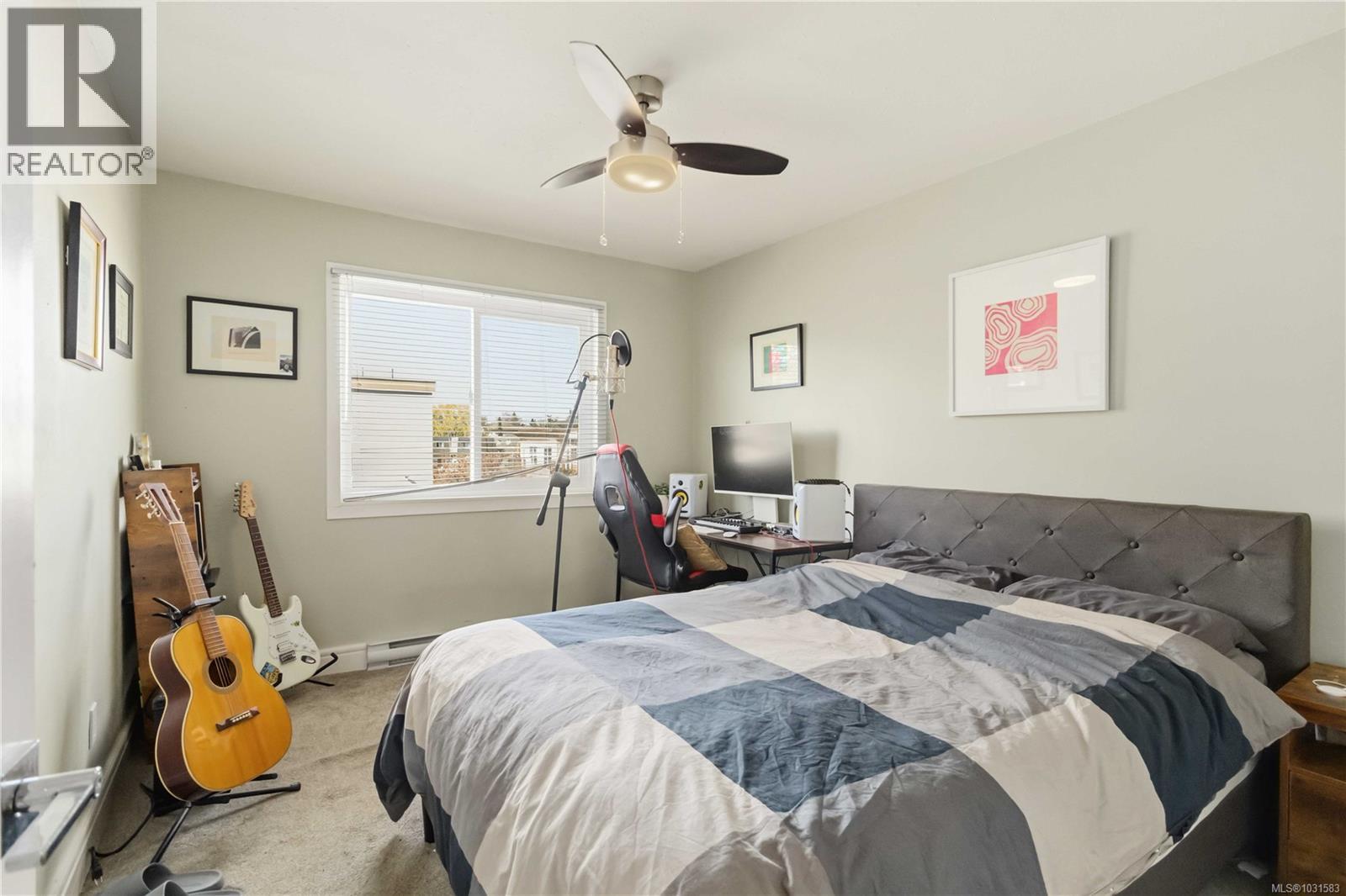 #302 904 Hillside Ave - 22