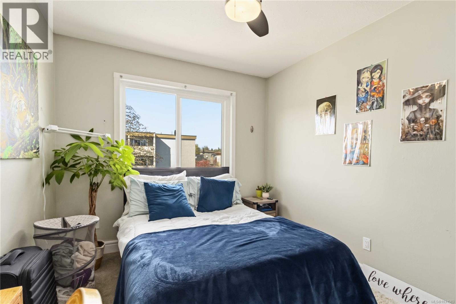 #302 904 HILLSIDE AVE - 27