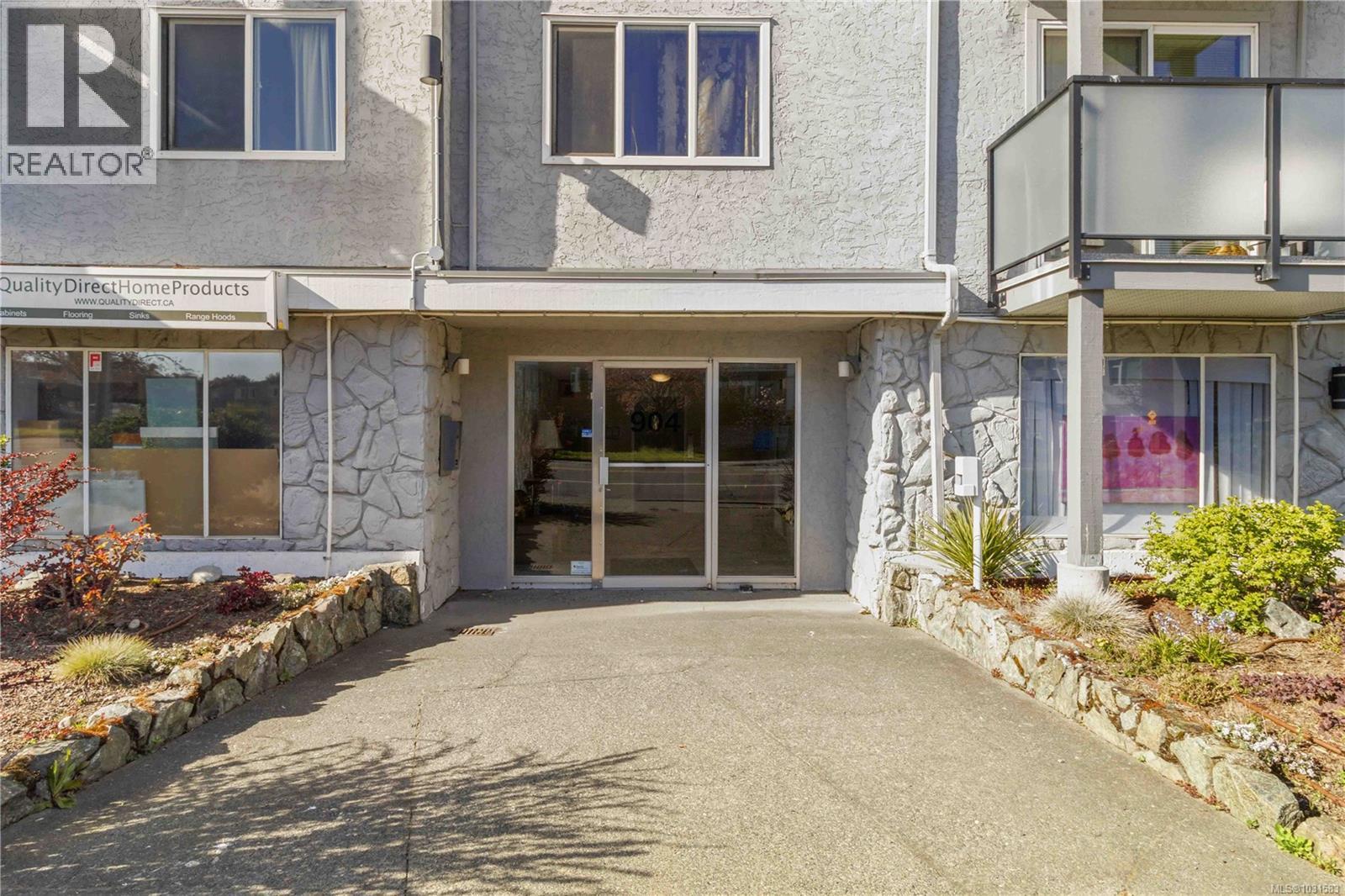 #302 904 HILLSIDE AVE - 5