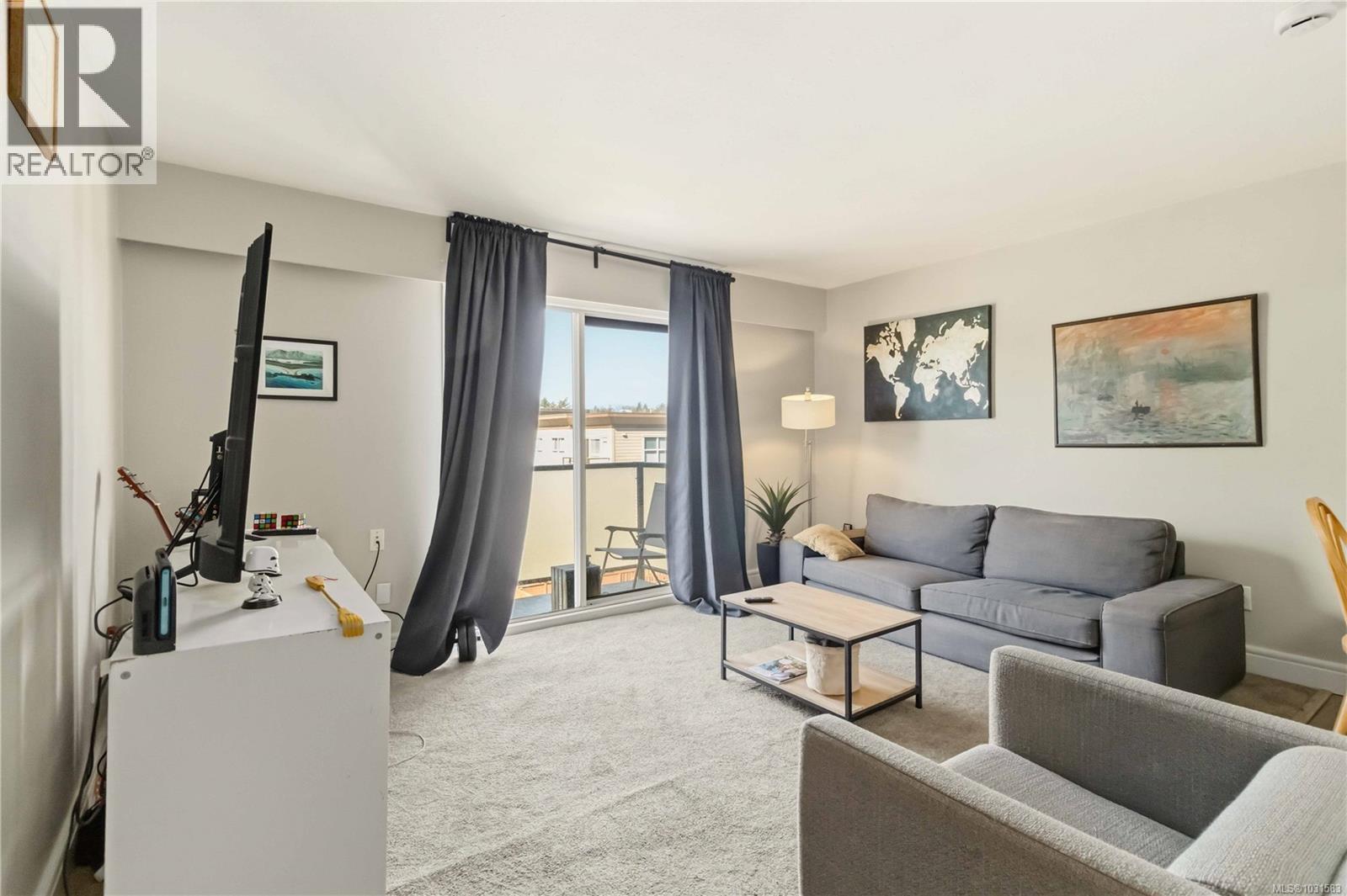 #302 904 HILLSIDE AVE - 8