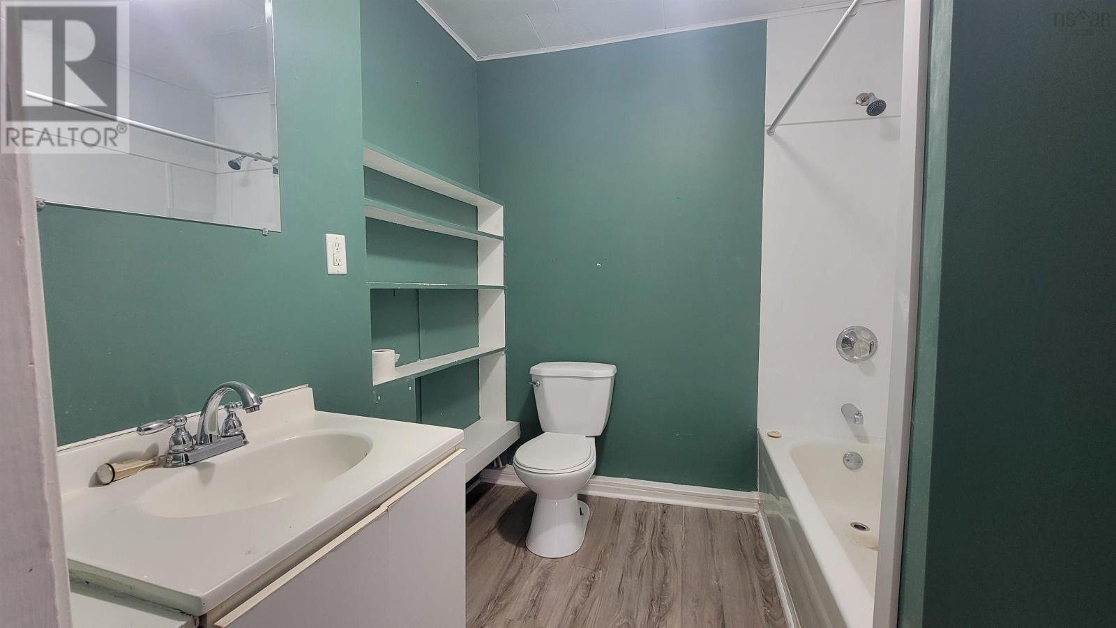 Property 15 of 29 of 2-4 Baker Street