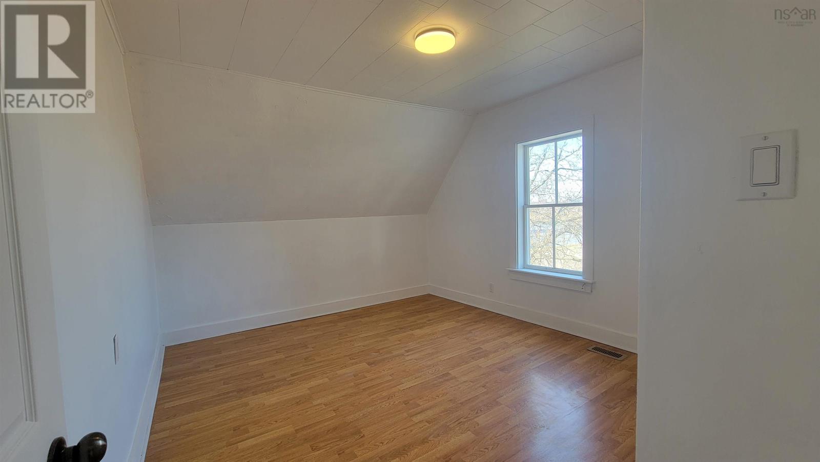 Property 25 of 29 of 2-4 Baker Street