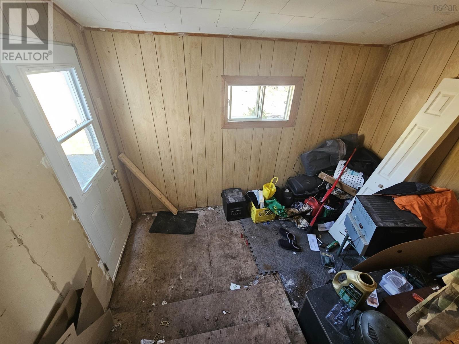 Property 7 of 23 of 92 Rideau Street