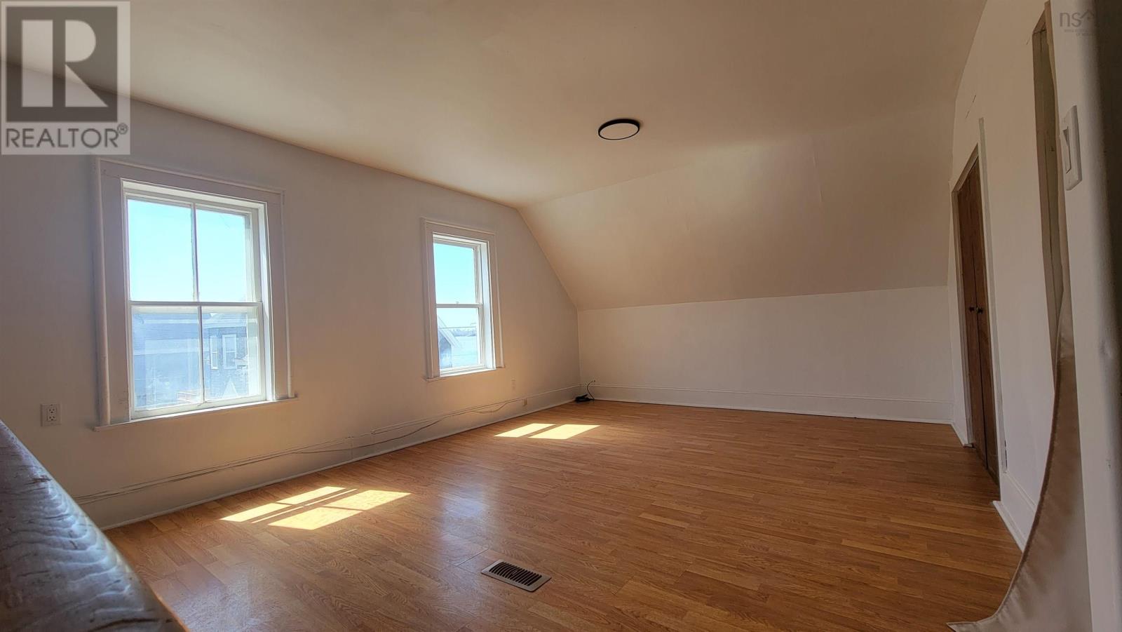 Property 23 of 29 of 2-4 Baker Street