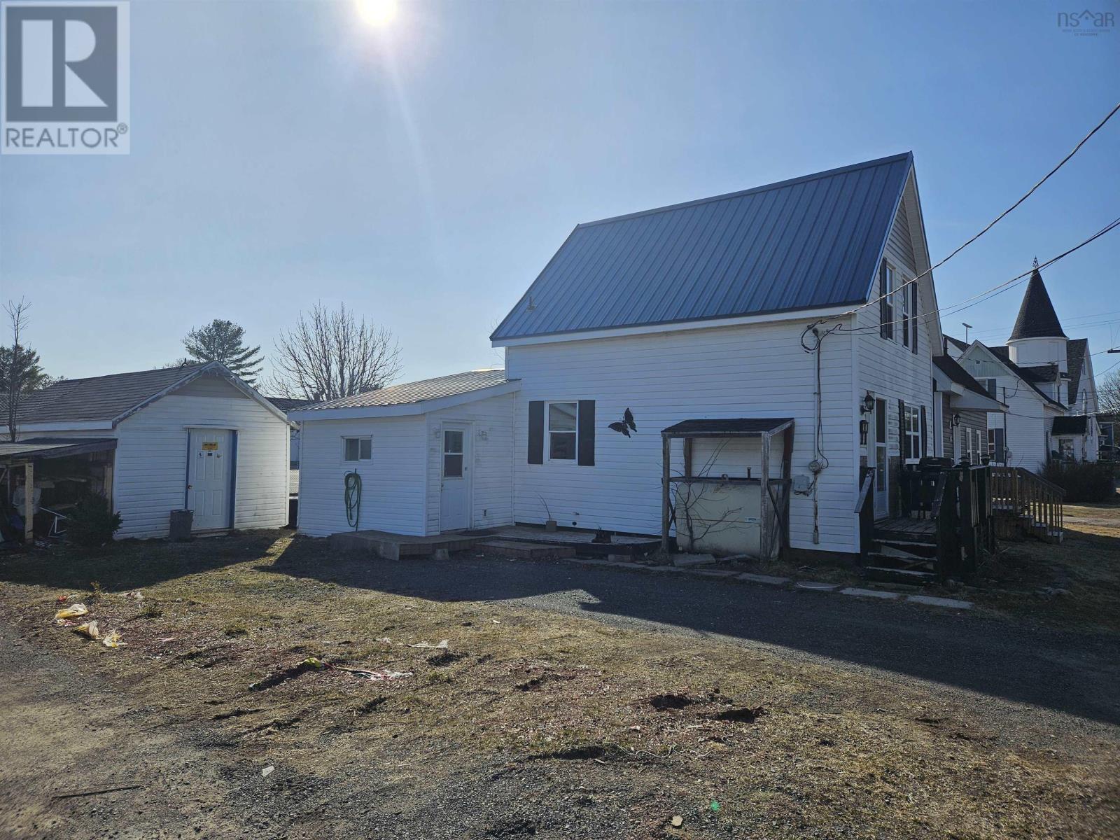 Property 3 of 23 of 92 Rideau Street