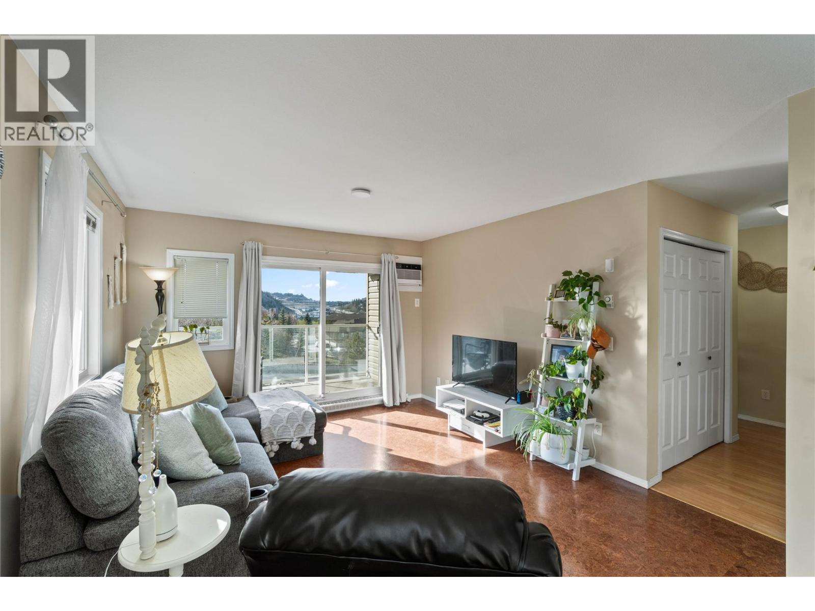 #413 1170 HUGH ALLAN DRIVE - 13