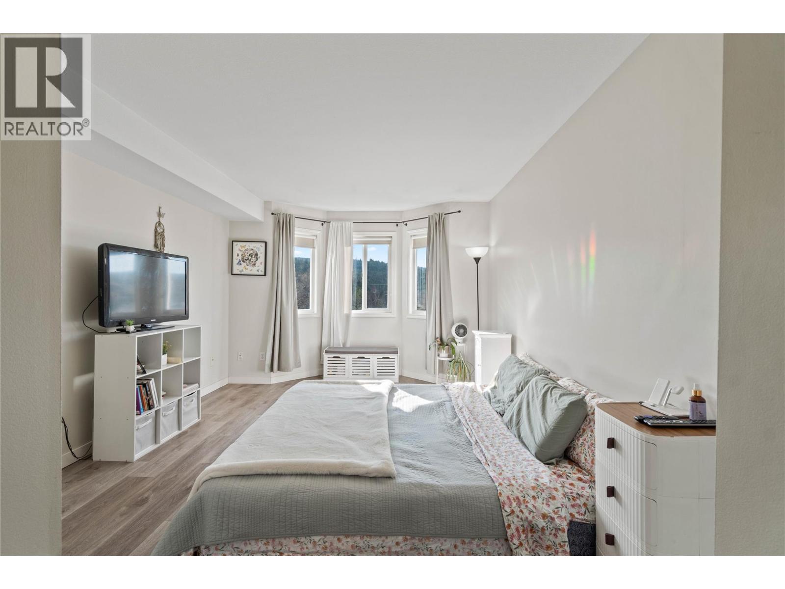 #413 1170 HUGH ALLAN DRIVE - 2