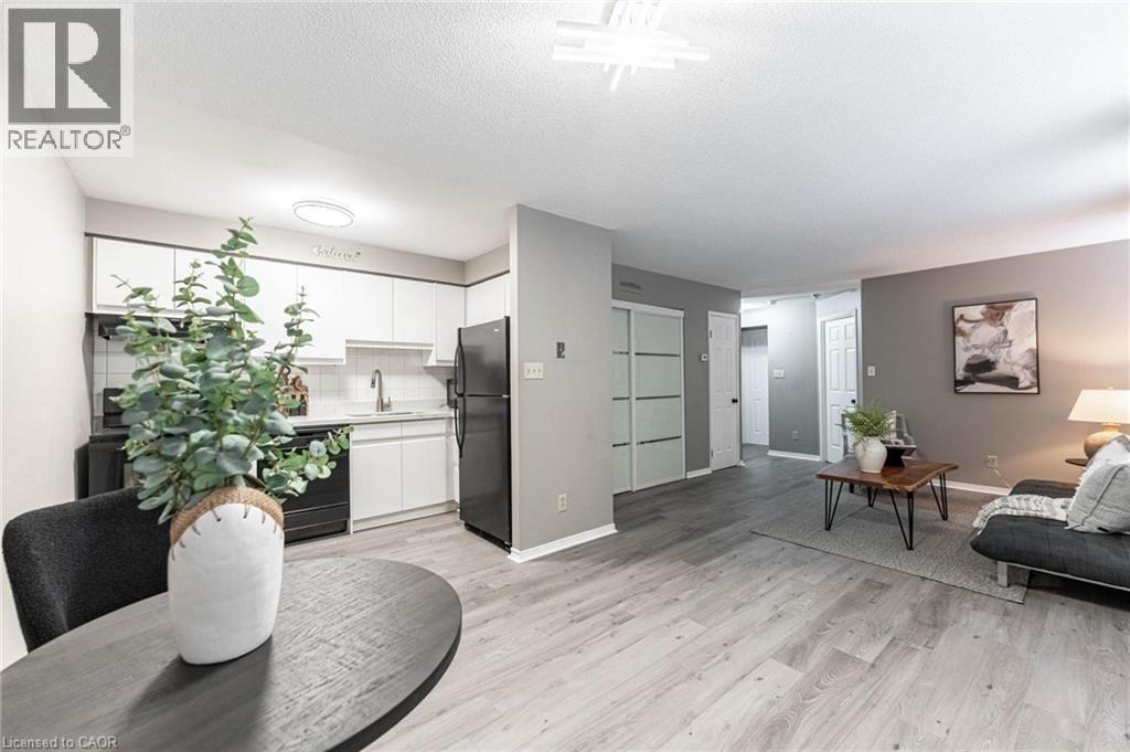 #303 36 JAMES Street S - 5