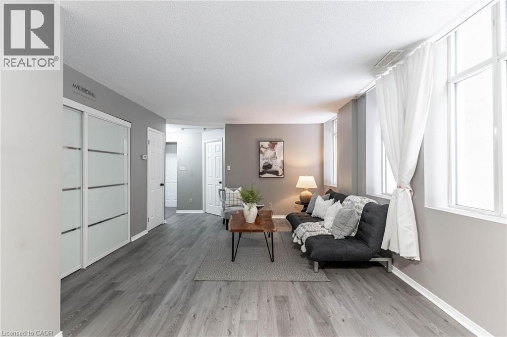 #303 36 JAMES Street S - 7