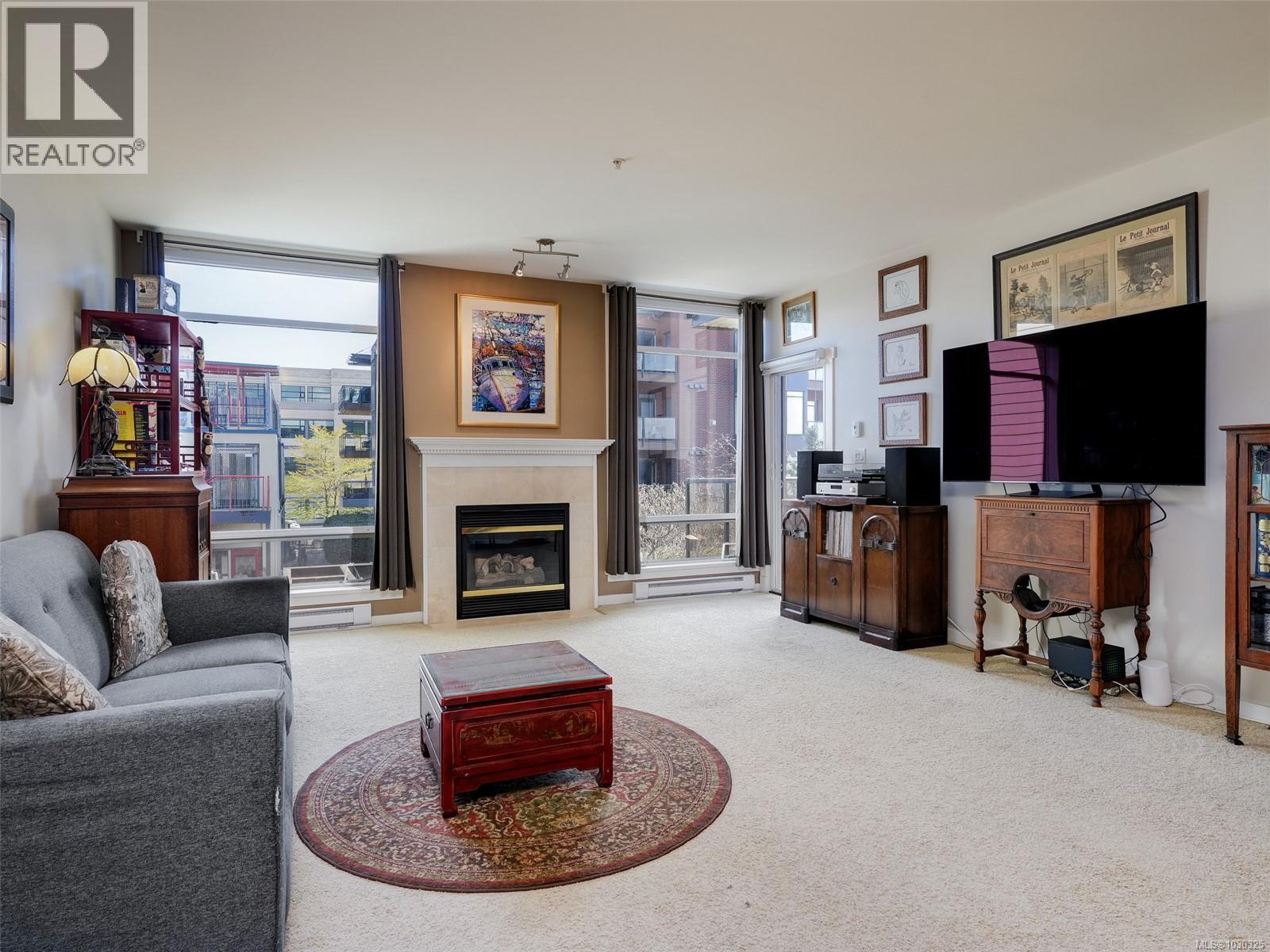 #206 330 WATERFRONT CRES - 4