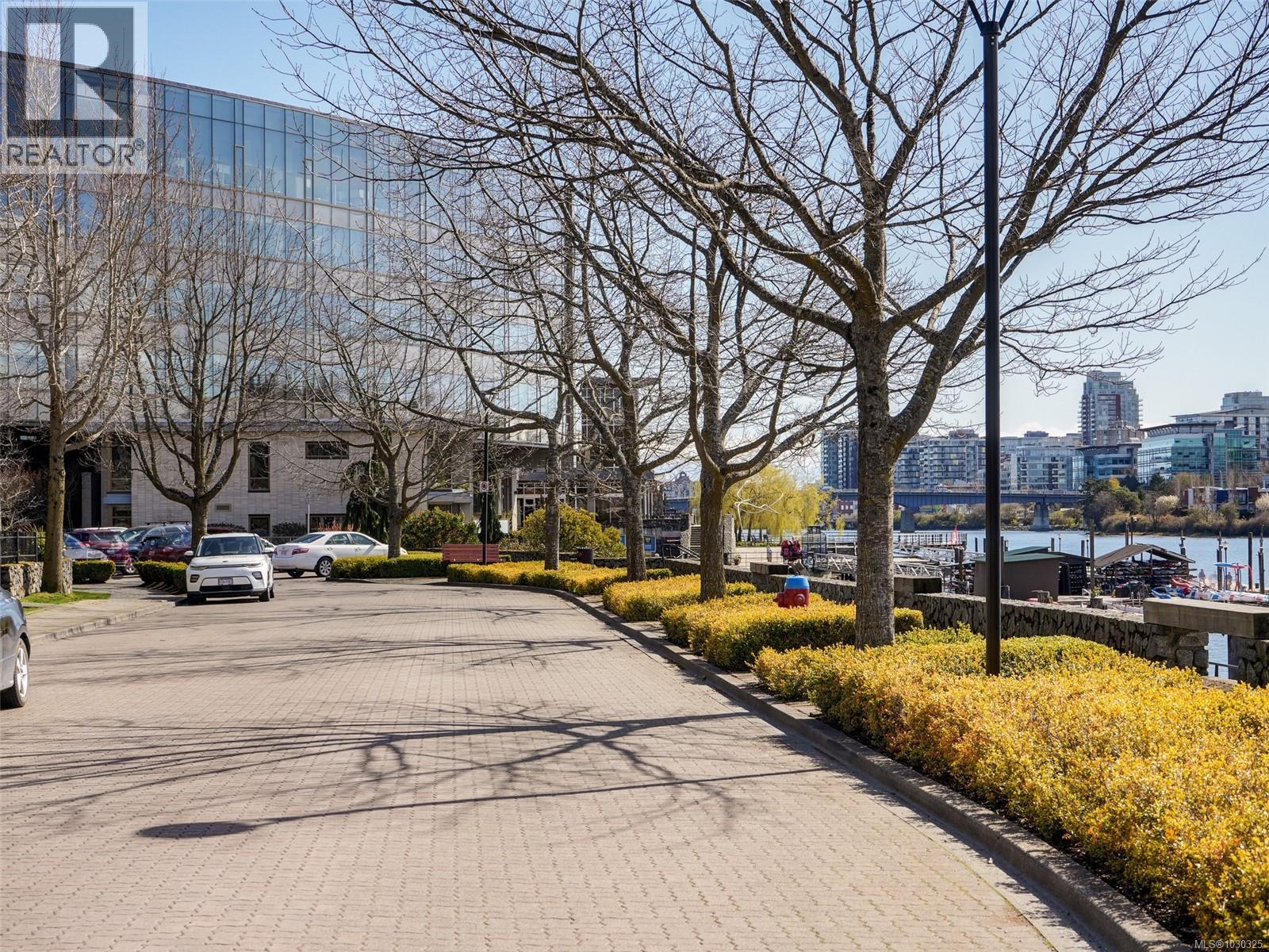 #206 330 WATERFRONT CRES - 30