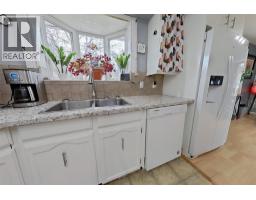 Kitchen - 1530 21 Highway, Creston, BC V0B1G2 Photo 14