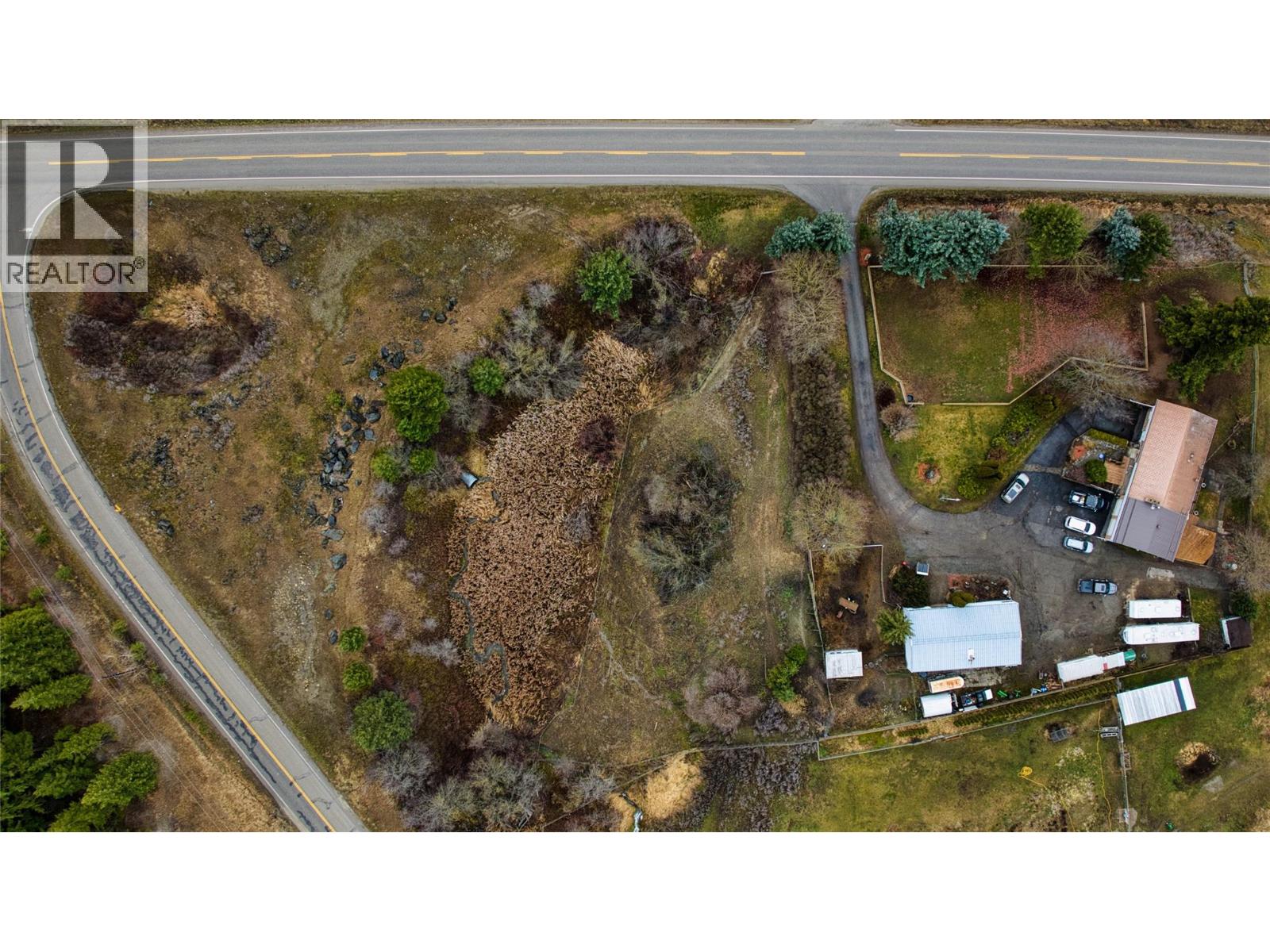 1530 21 Highway - 85