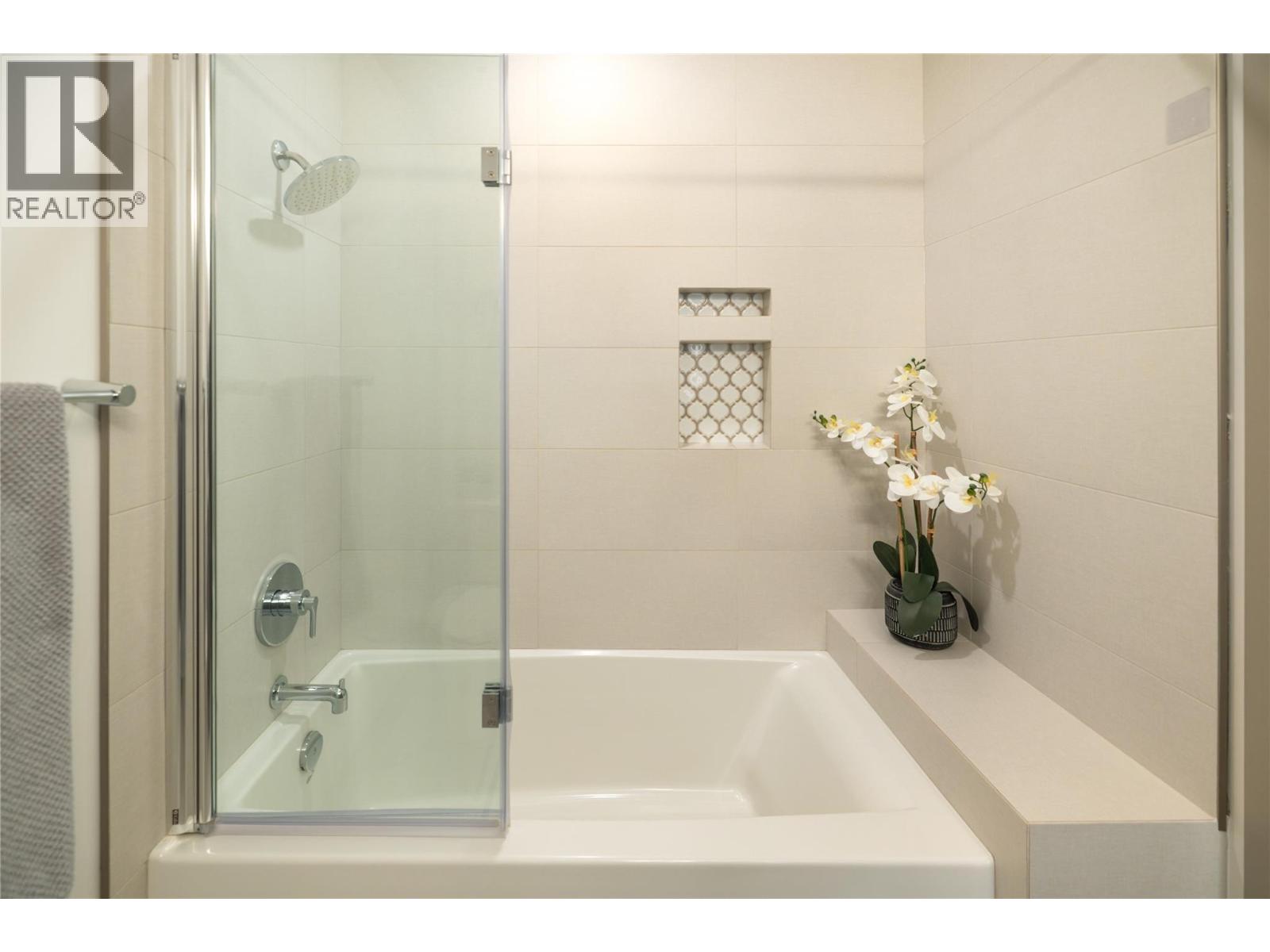 305 4004 Bluebird Road, Kelowna