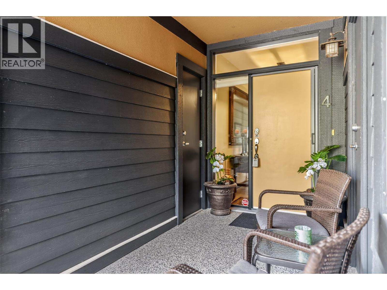 4 101 Falcon Point Way, Vernon