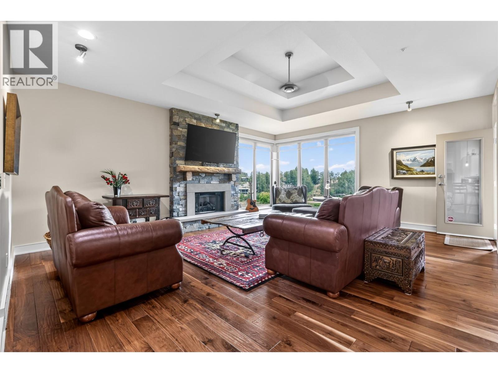 4 101 Falcon Point Way, Vernon