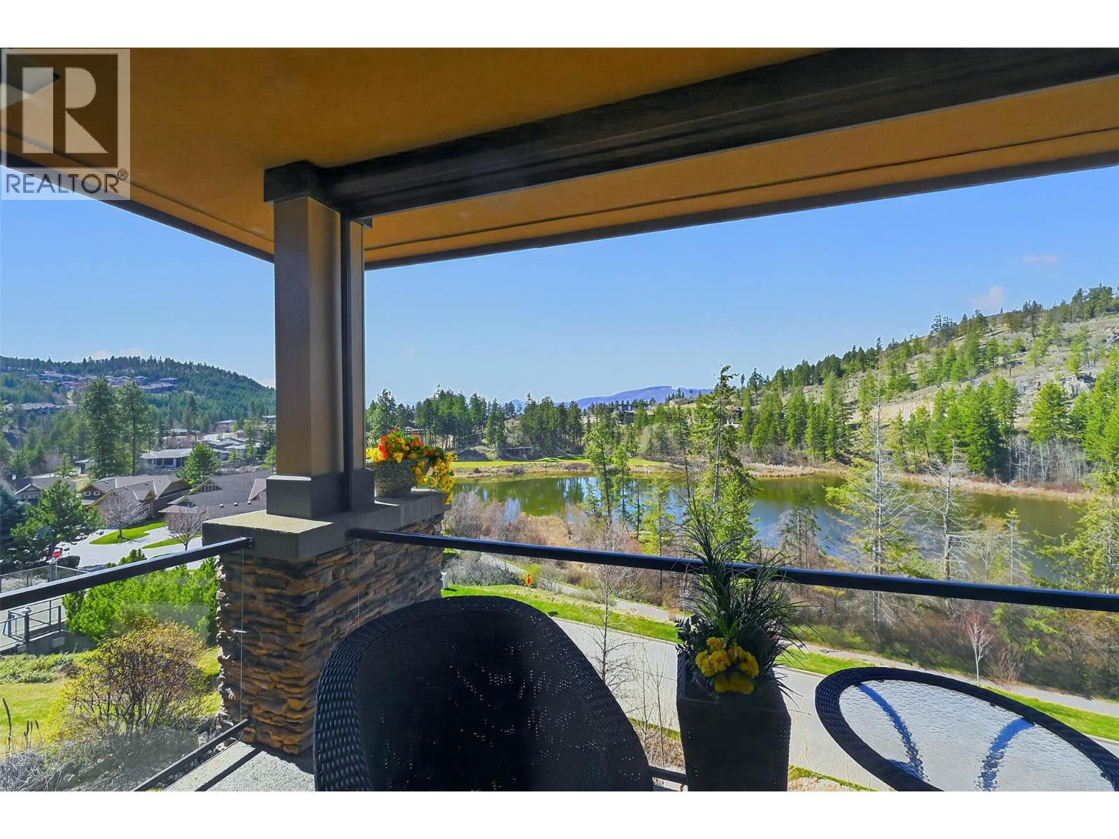 4 101 Falcon Point Way, Vernon