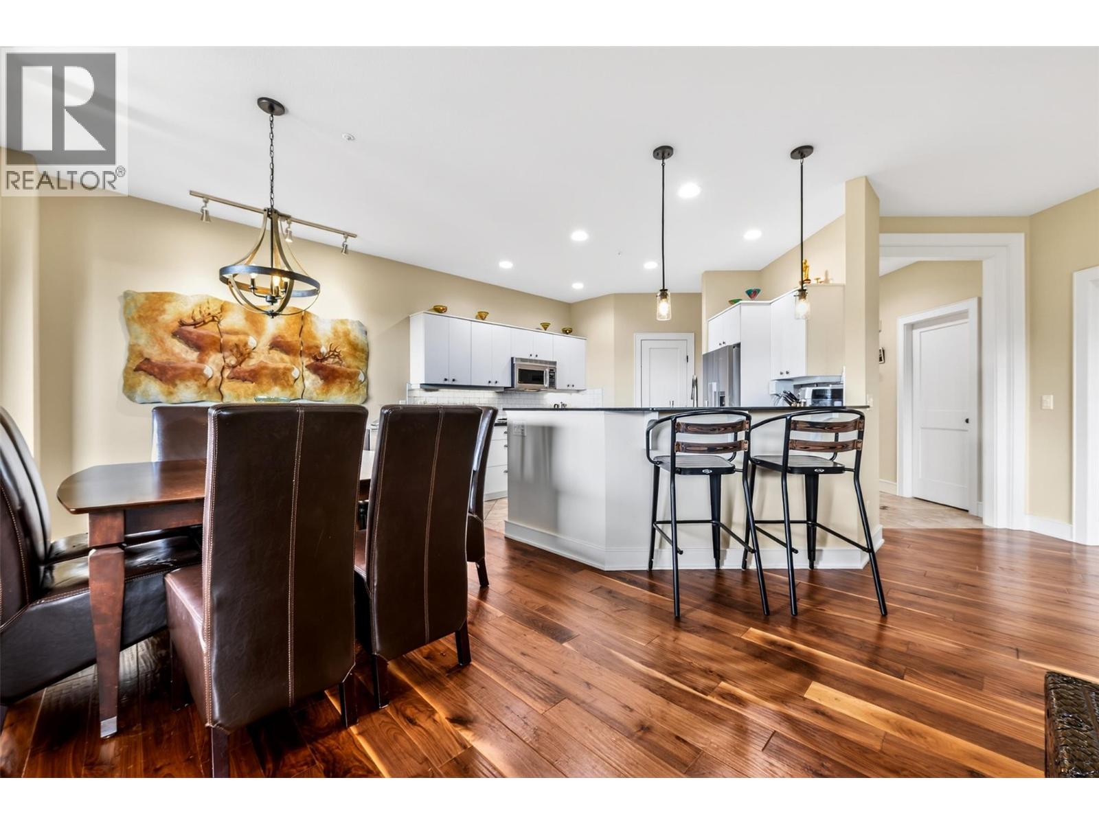 4 101 Falcon Point Way, Vernon