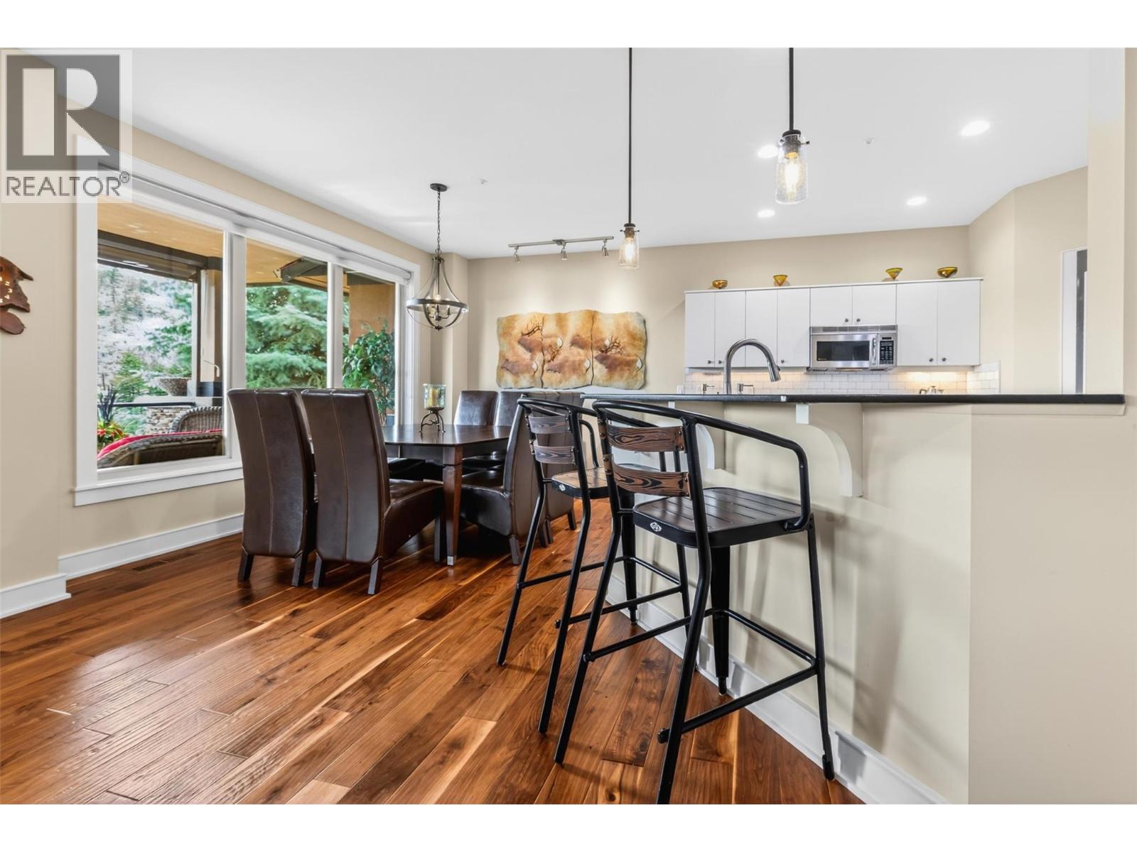 4 101 Falcon Point Way, Vernon