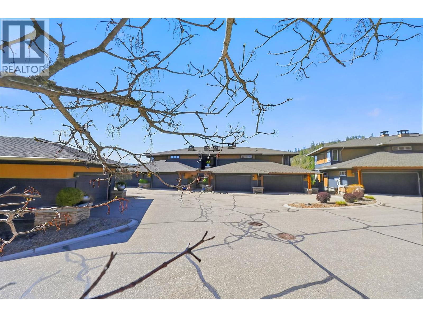 4 101 Falcon Point Way, Vernon