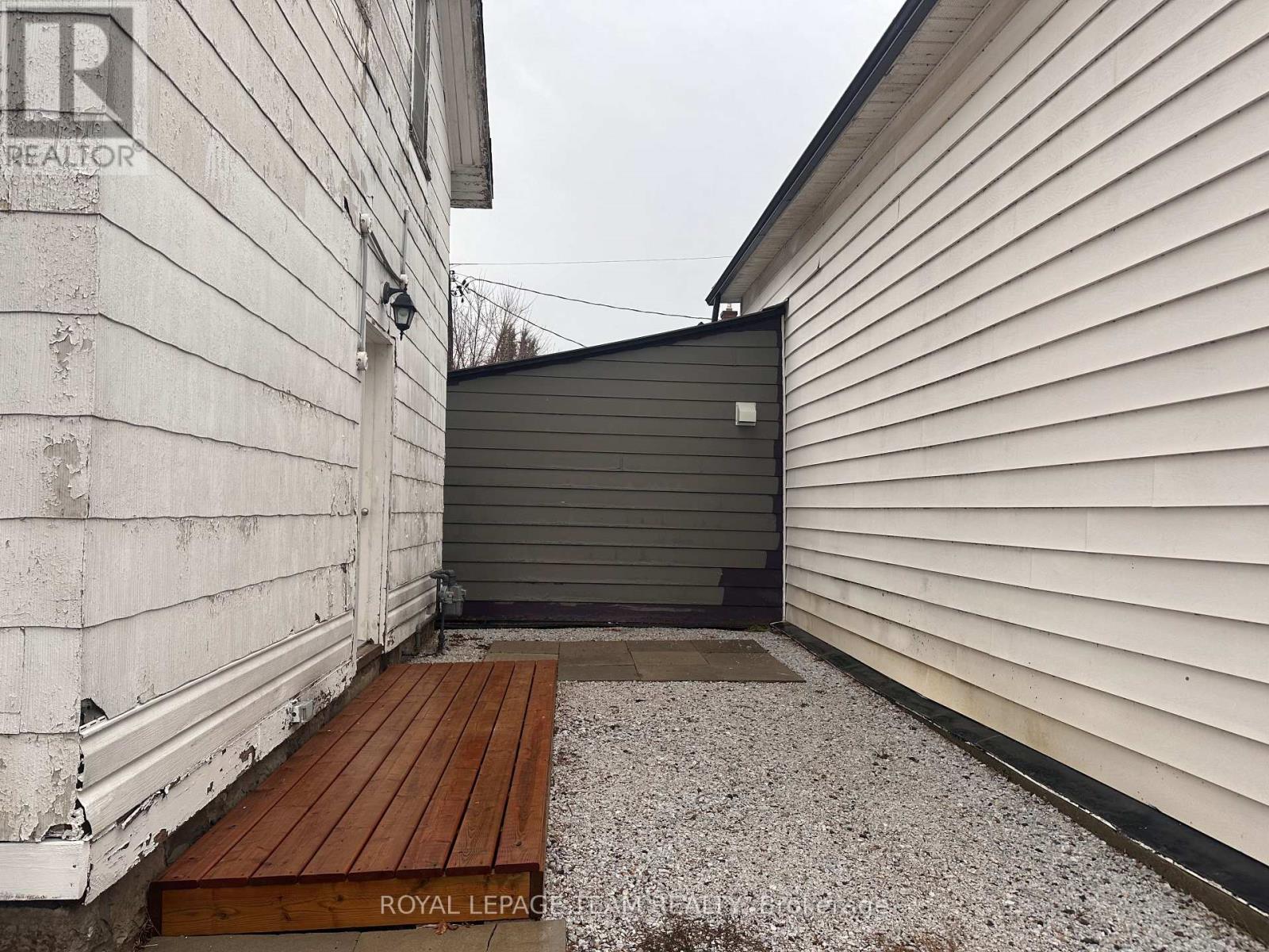 202 BELL STREET — photo 24