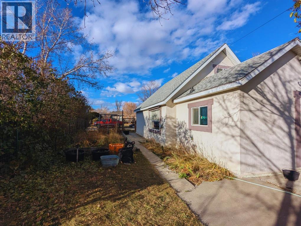 
          119 47 Avenue West
            <br/>
            <span>Claresholm</span>
            , 
            <span>AB</span>
             <span>T0L0T0</span>
         - Photo 26