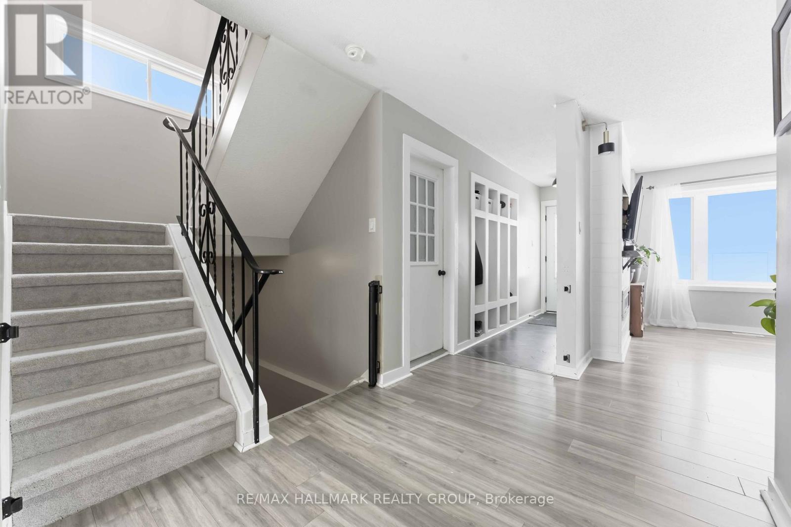 1091 BURGUNDY LANE - 9