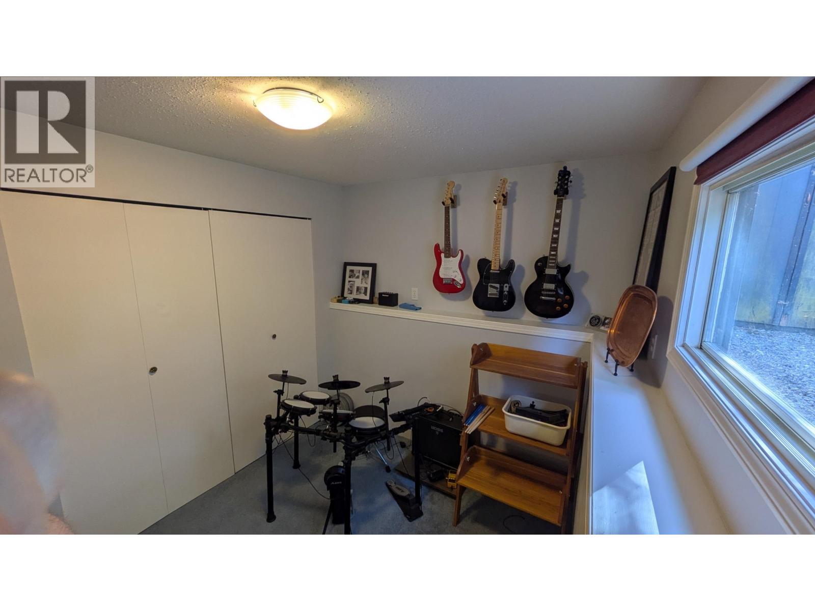 4017 BENNER STREET - 22