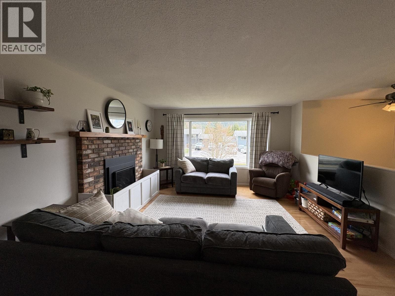 4017 BENNER STREET - Image 3