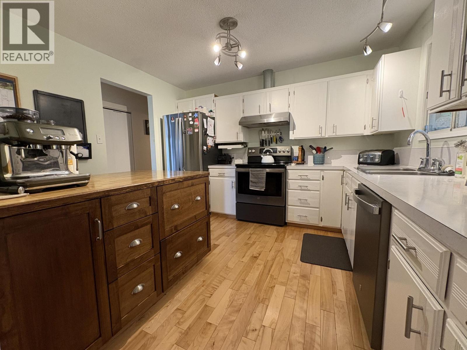 4017 BENNER STREET - 7