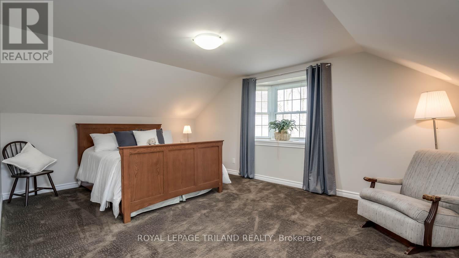 2416 SUNNINGDALE ROAD W Property Photo