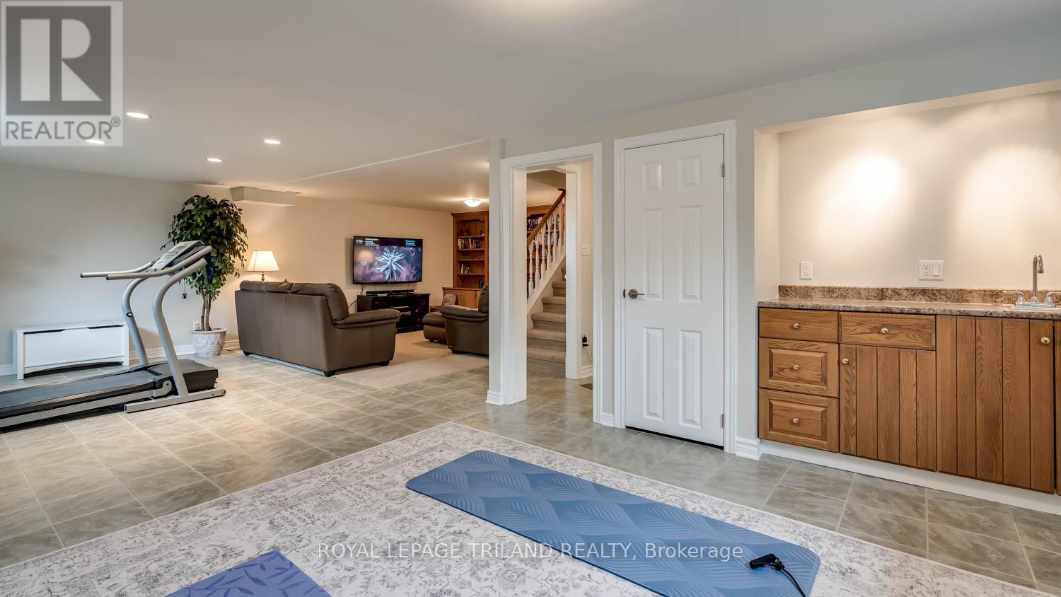 2416 SUNNINGDALE ROAD W Property Photo