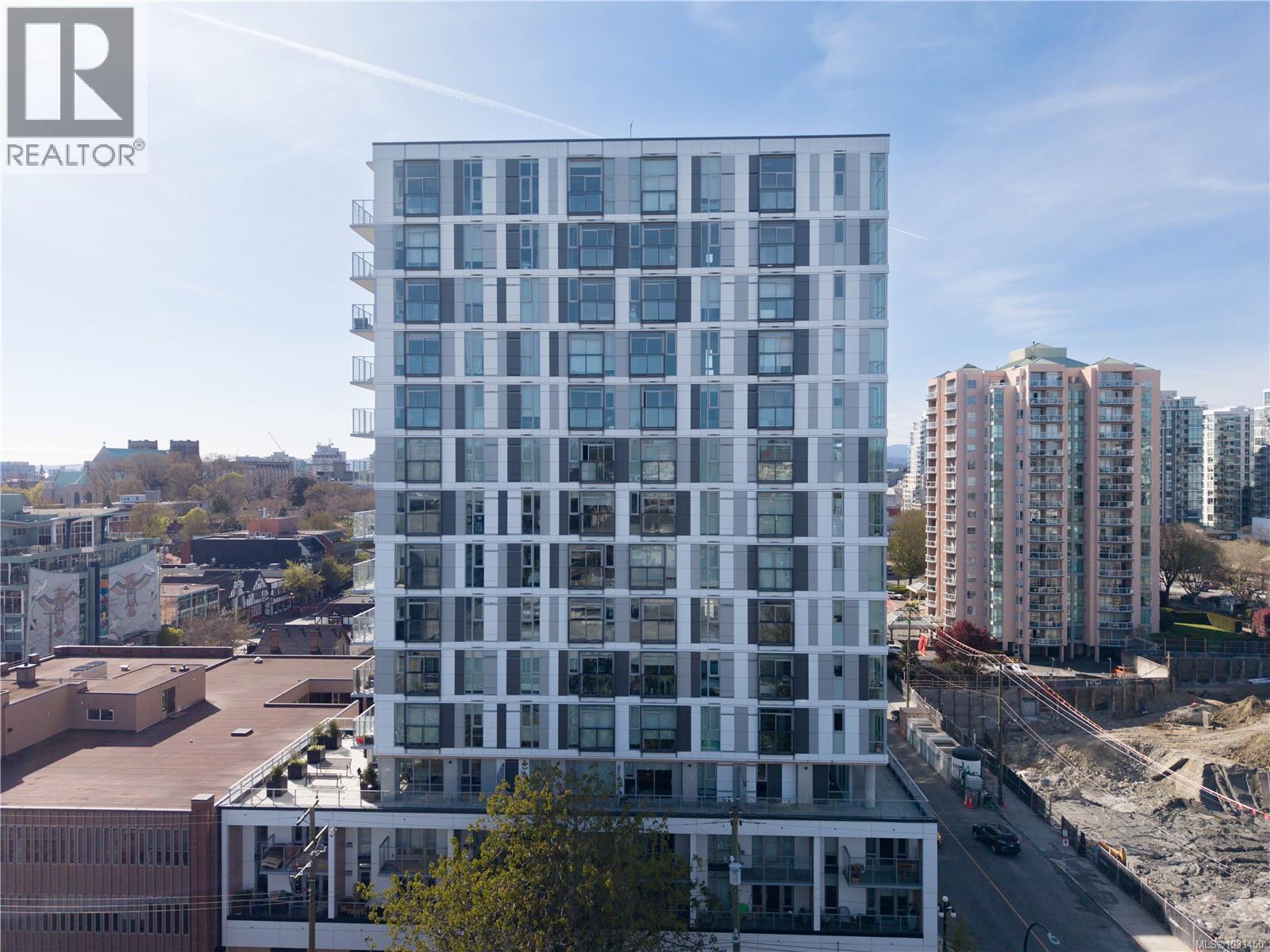 #806 1097 View St - 20