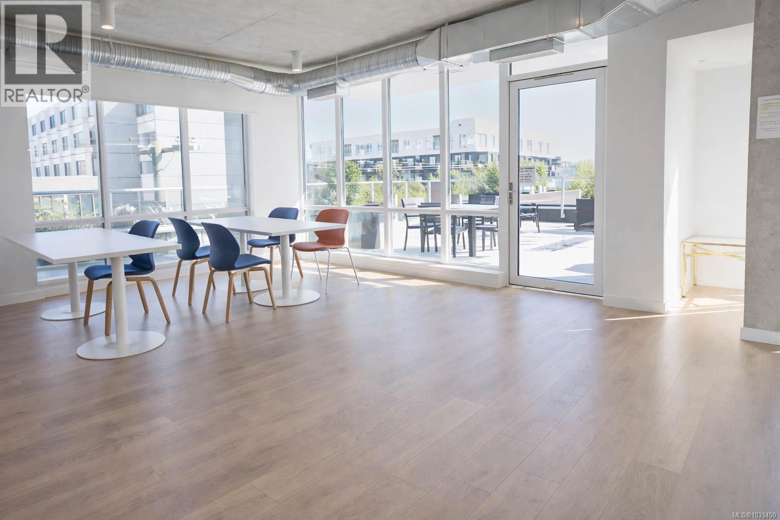 #806 1097 VIEW ST - 29