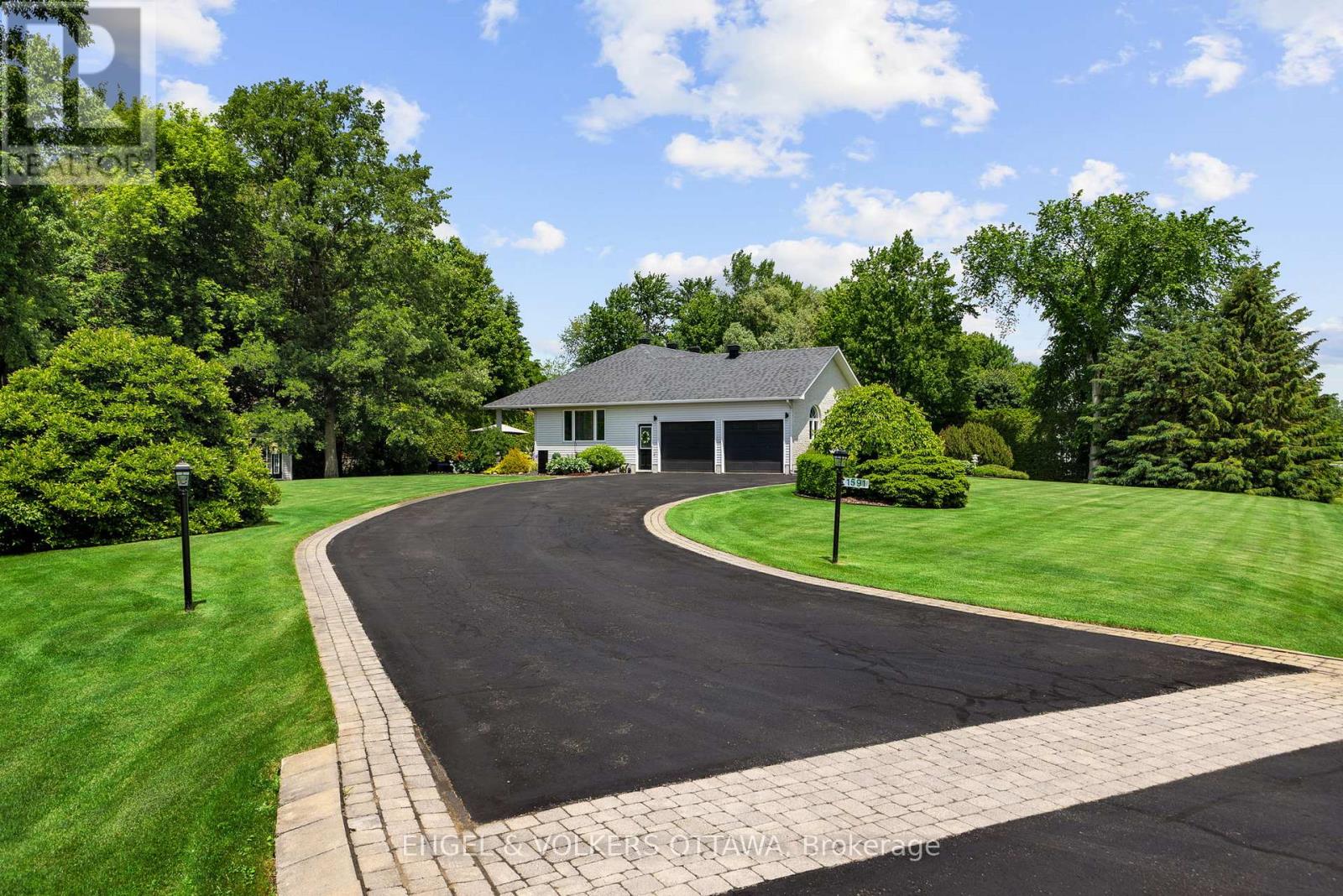 1591 STEPHANIE ANNE DRIVE - 2