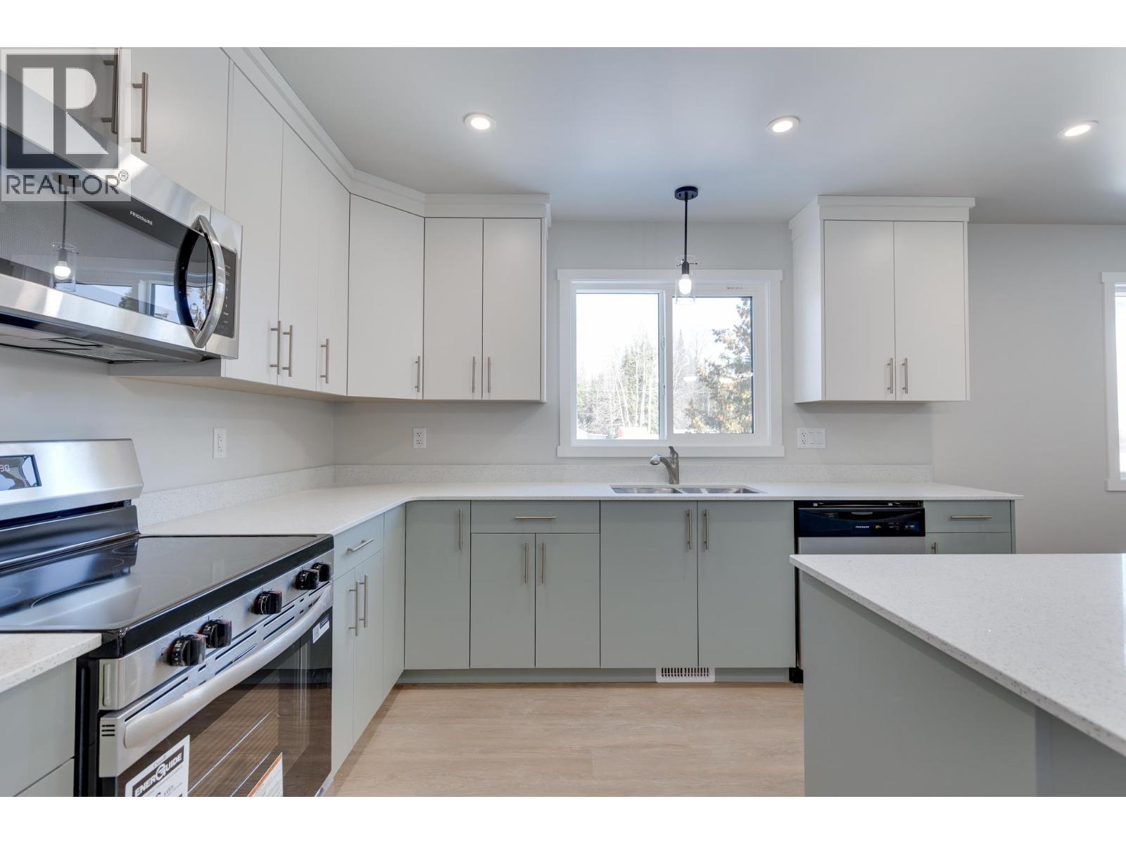 3850-3854 GLENDALE DRIVE - 7