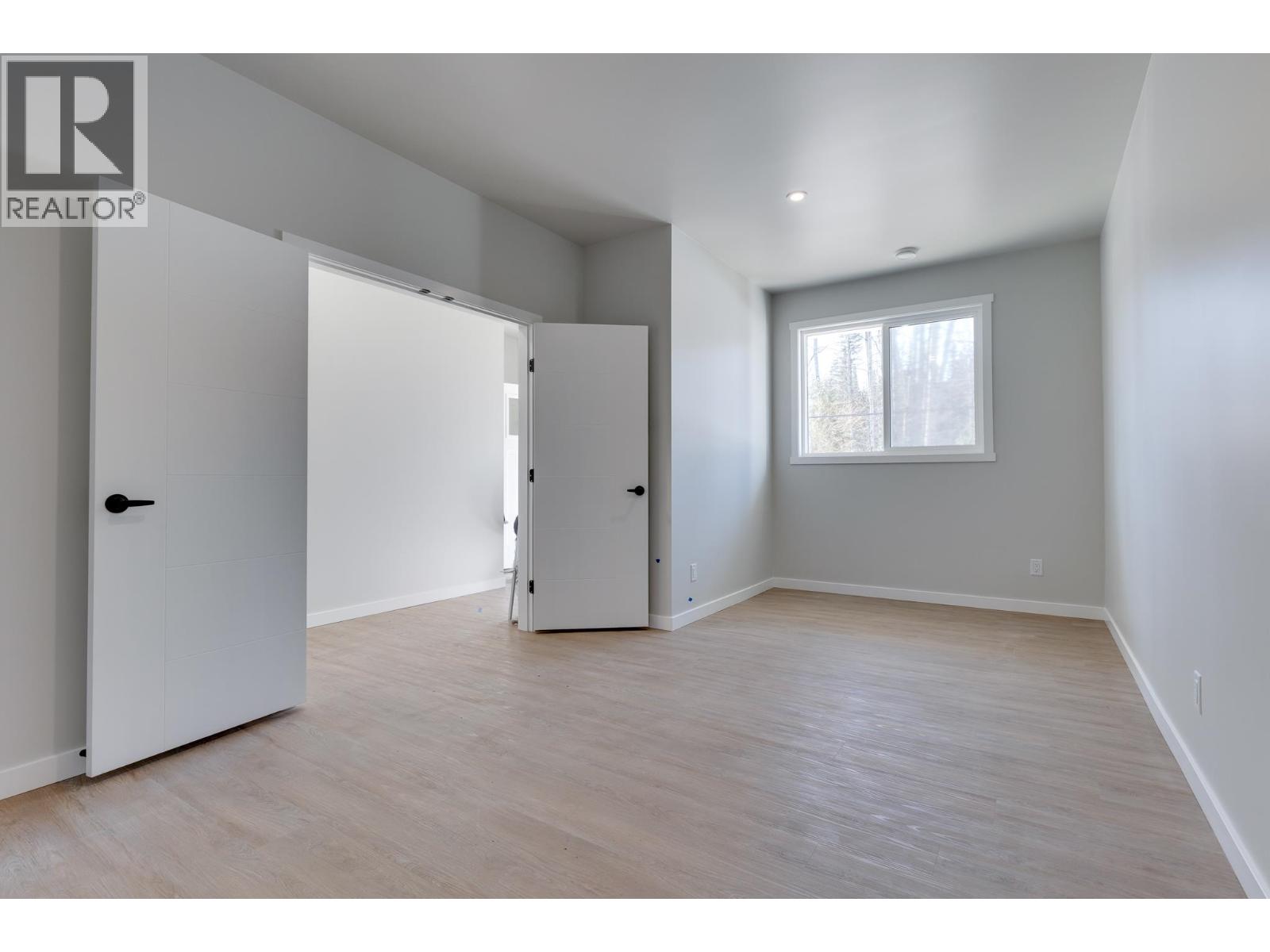 3850-3854 GLENDALE DRIVE - 15