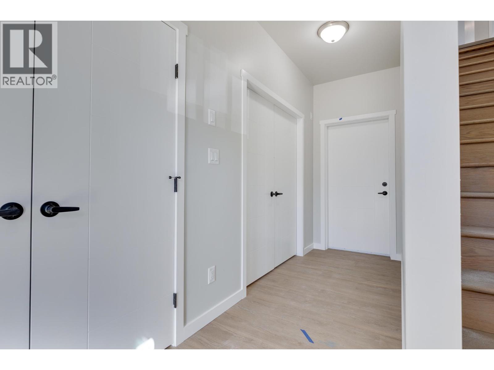 3850-3854 GLENDALE DRIVE - 11