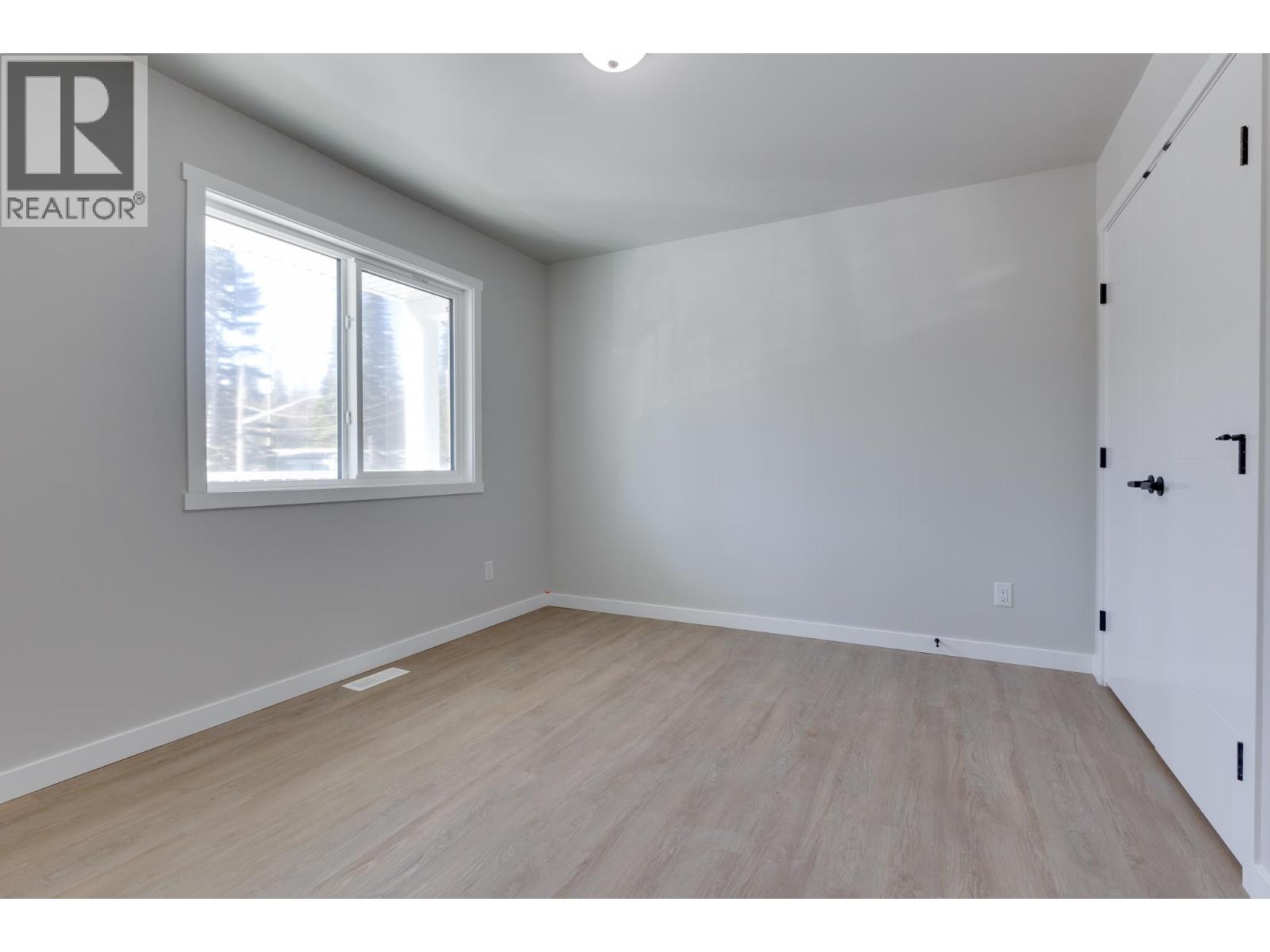 3850-3854 GLENDALE DRIVE - 14