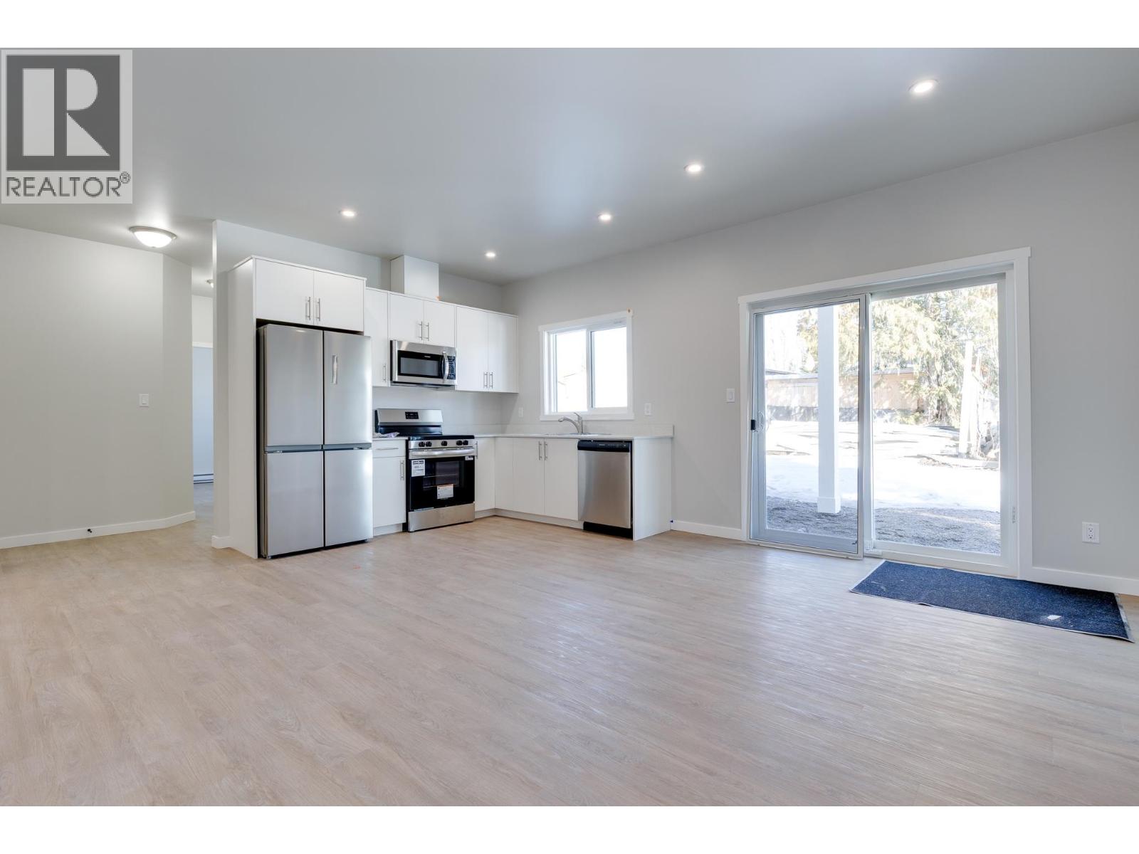 3850-3854 GLENDALE DRIVE - 22