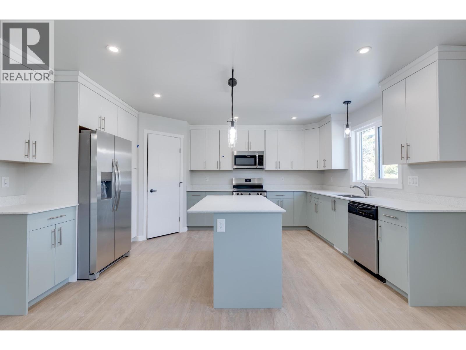 3850-3854 GLENDALE DRIVE - 4