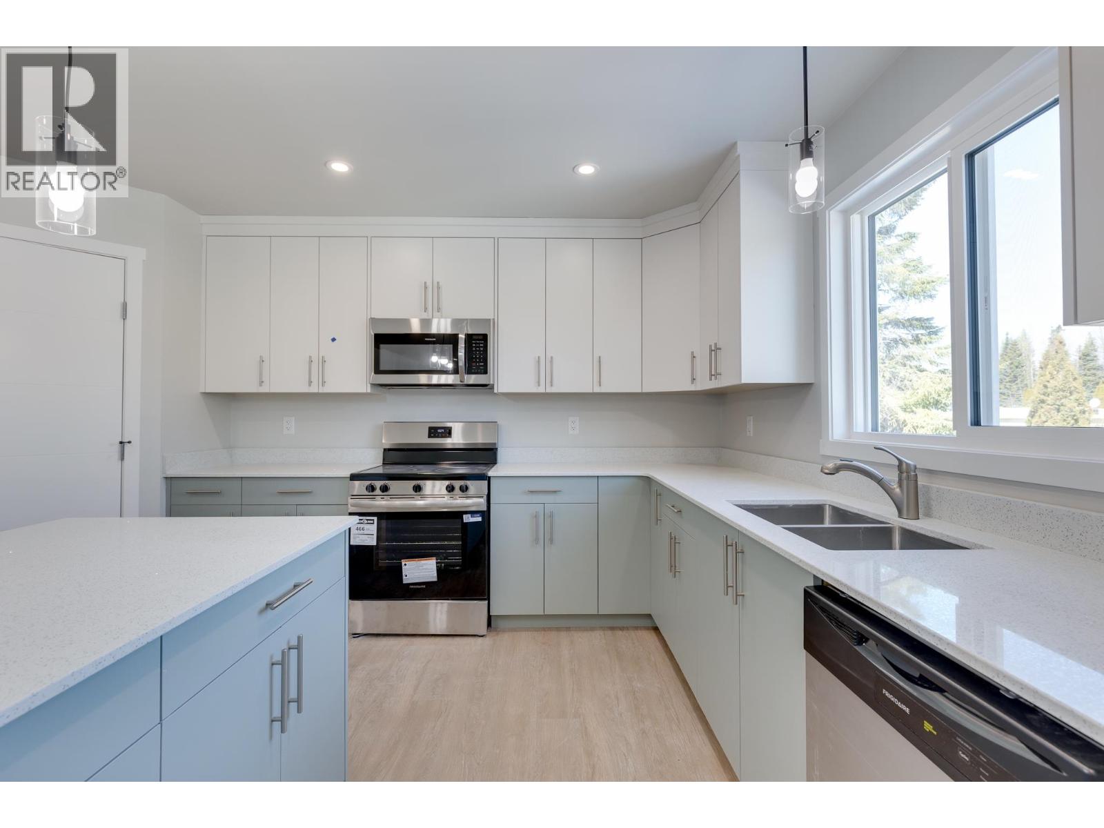 3850-3854 GLENDALE DRIVE - 6